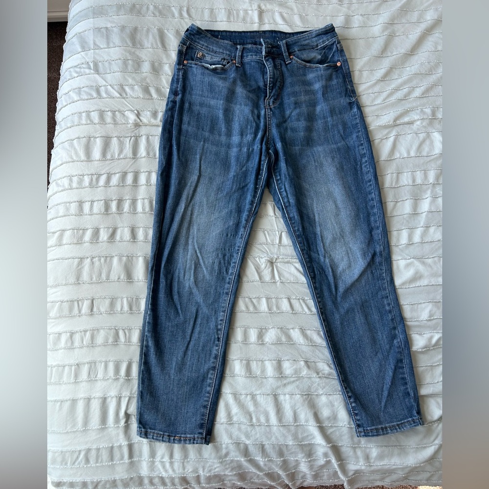 Girlfriend jeans